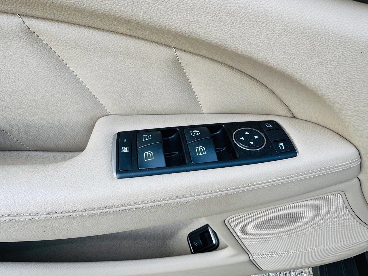 Used 2012 Mercedes-Benz CLS 550 image 29