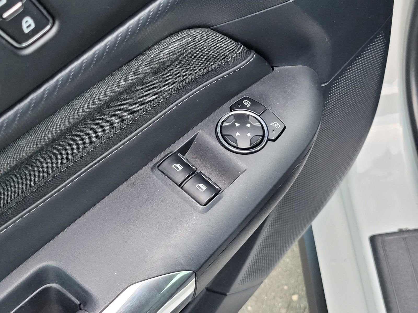 Used 2024 Ford Mustang Coupe image 12