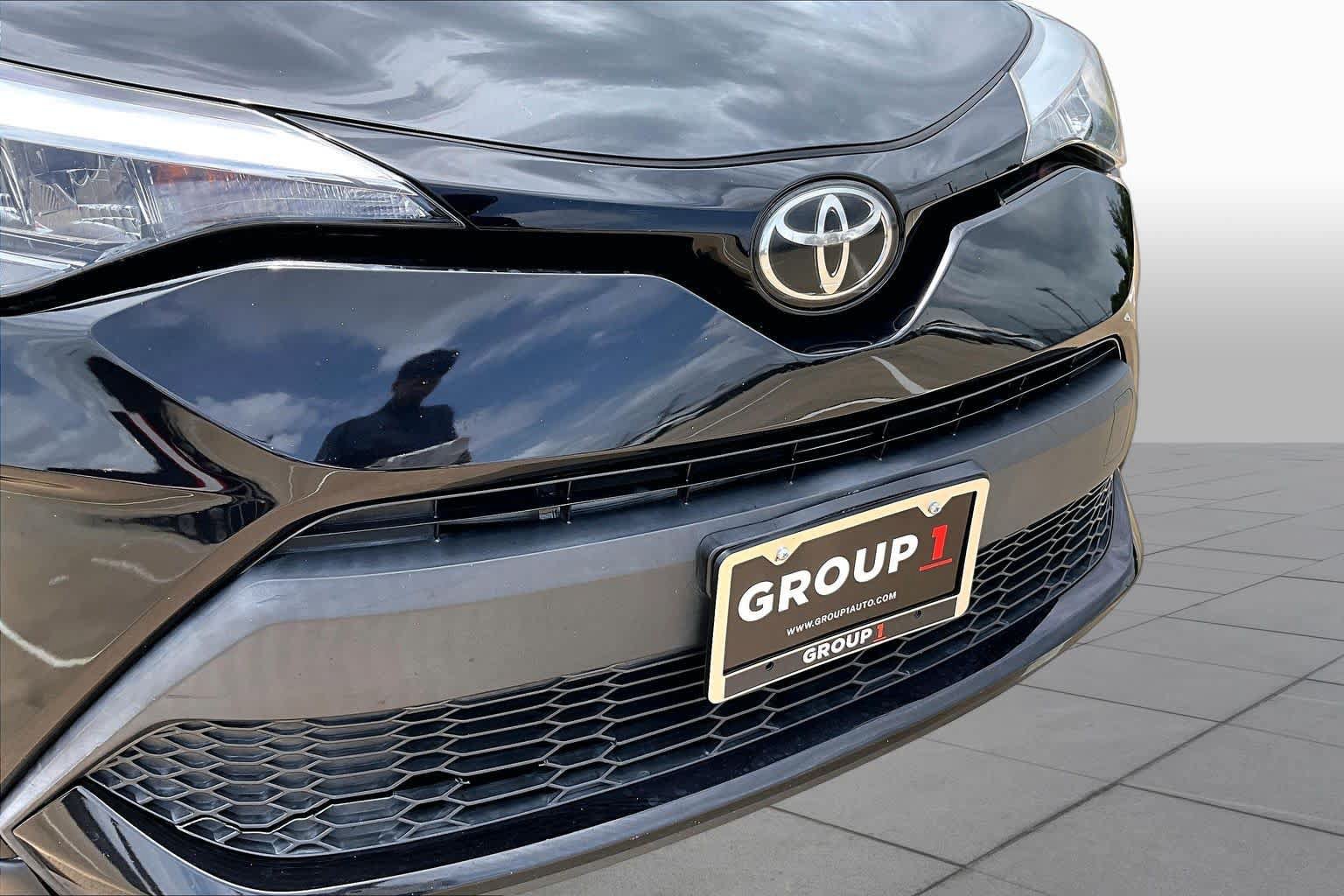 Used 2021 Toyota C-HR LE FWD image 27