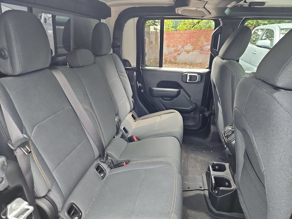 Certified 2024 Jeep Gladiator Sport AWD/4WD image 15