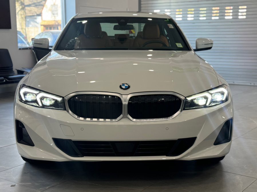 Used 2025 BMW 330i Sedan image 2