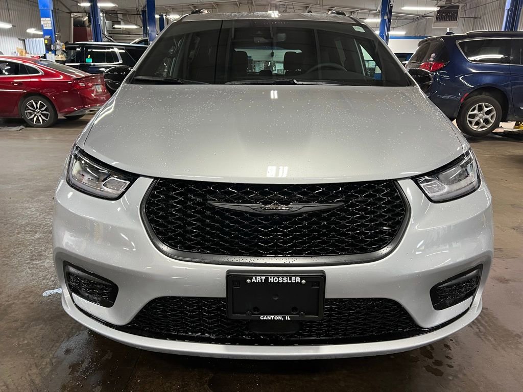 New 2026 Chrysler Pacifica Select w/ S Appearance Package FWD image 10