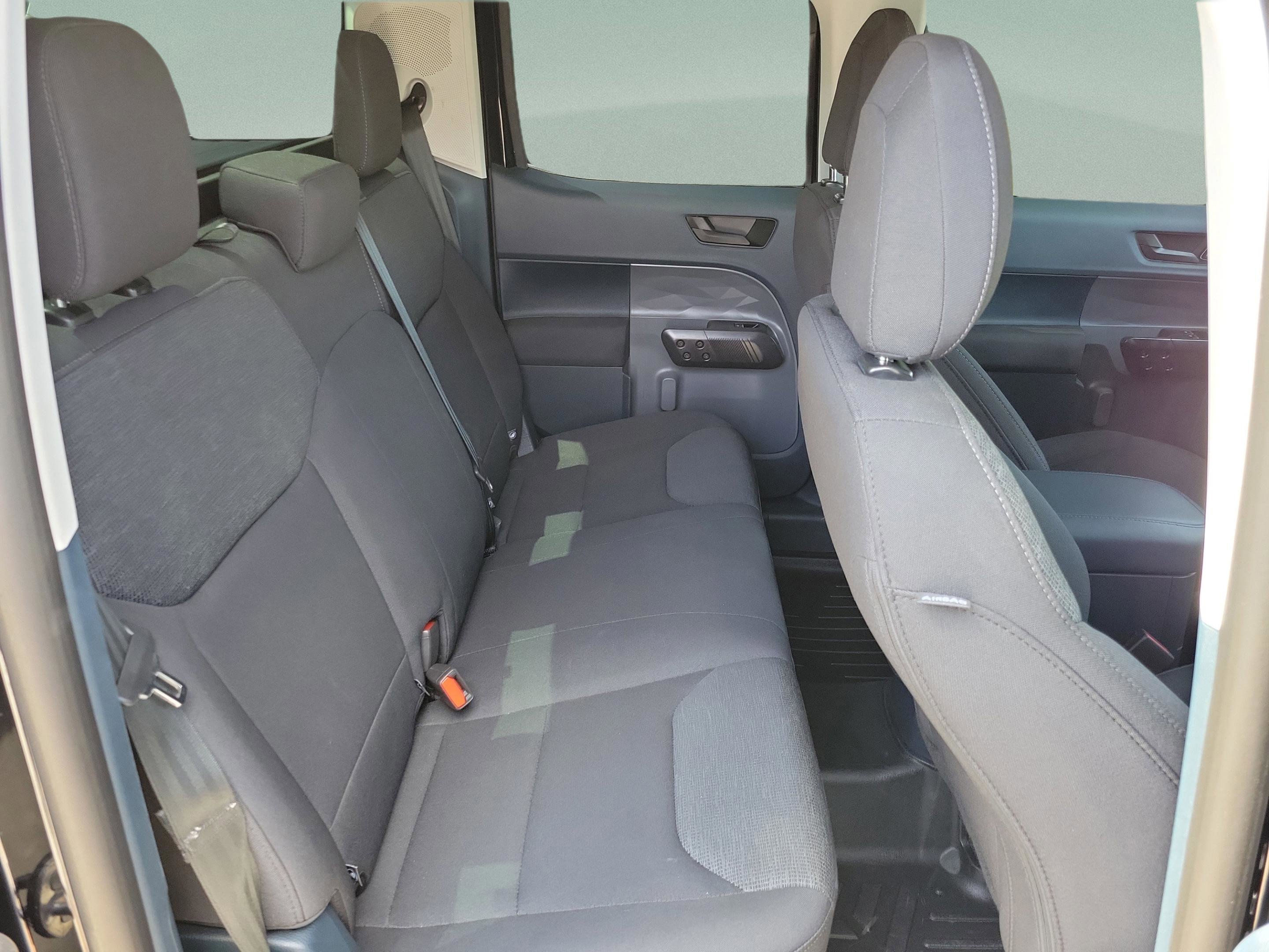 Used 2025 Ford Maverick XL w/ Equipment Group 102A image 27