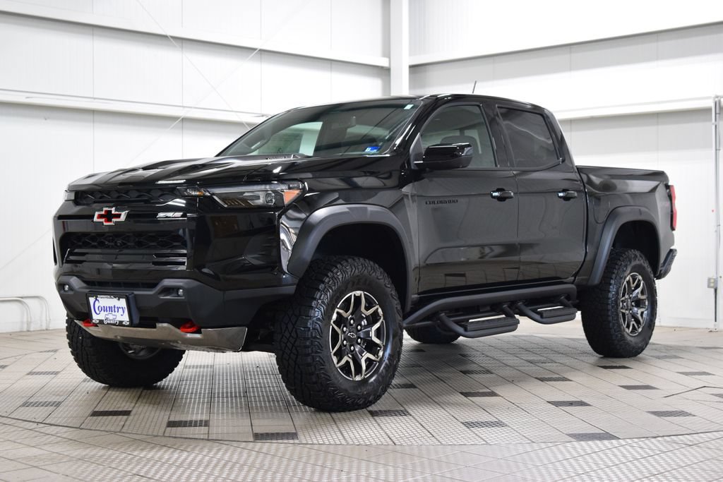 New 2026 Chevrolet Colorado ZR2 w/ Technology Package AWD/4WD image 3