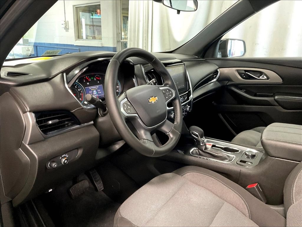 Used 2023 Chevrolet Traverse LT AWD/4WD image 8