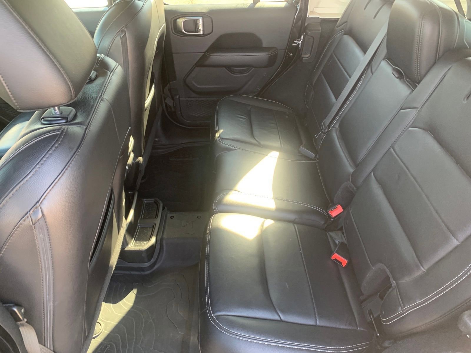 Used 2018 Jeep Wrangler Unlimited Sahara w/ Safety Group image 24