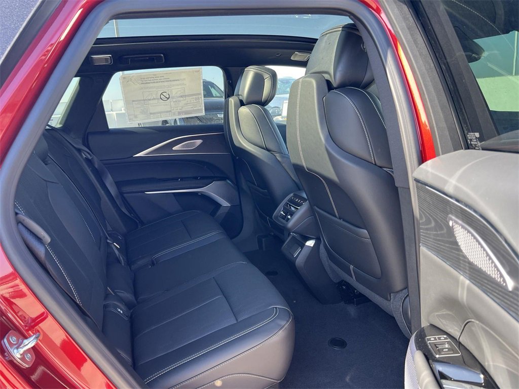 New 2026 Cadillac Lyriq V image 32