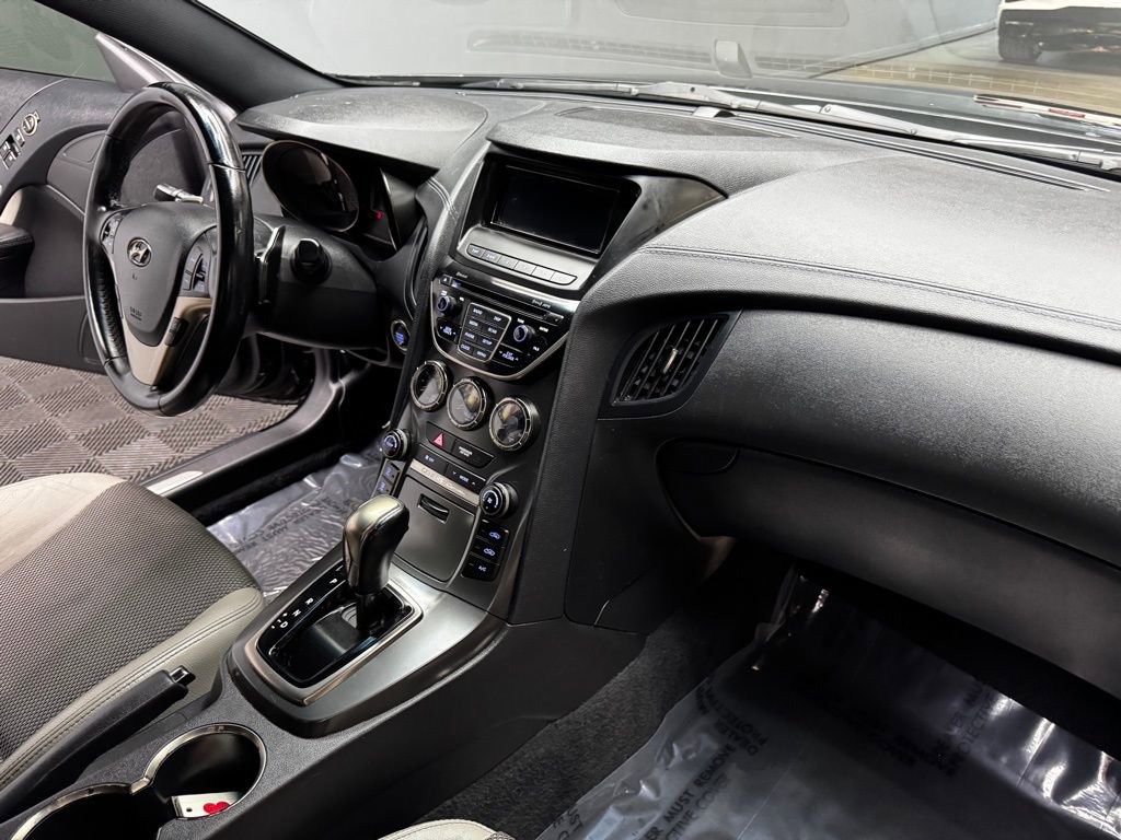 Used 2016 Hyundai Genesis 3.8 RWD image 41