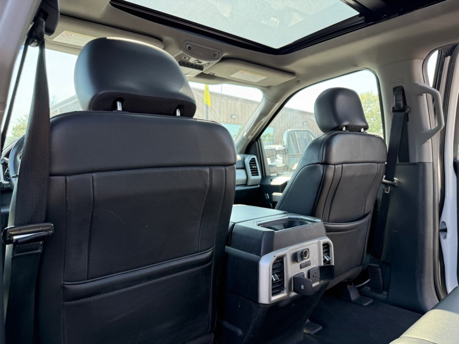 Used 2019 Ford F350 Lariat w/ Lariat Ultimate Package AWD/4WD image 18