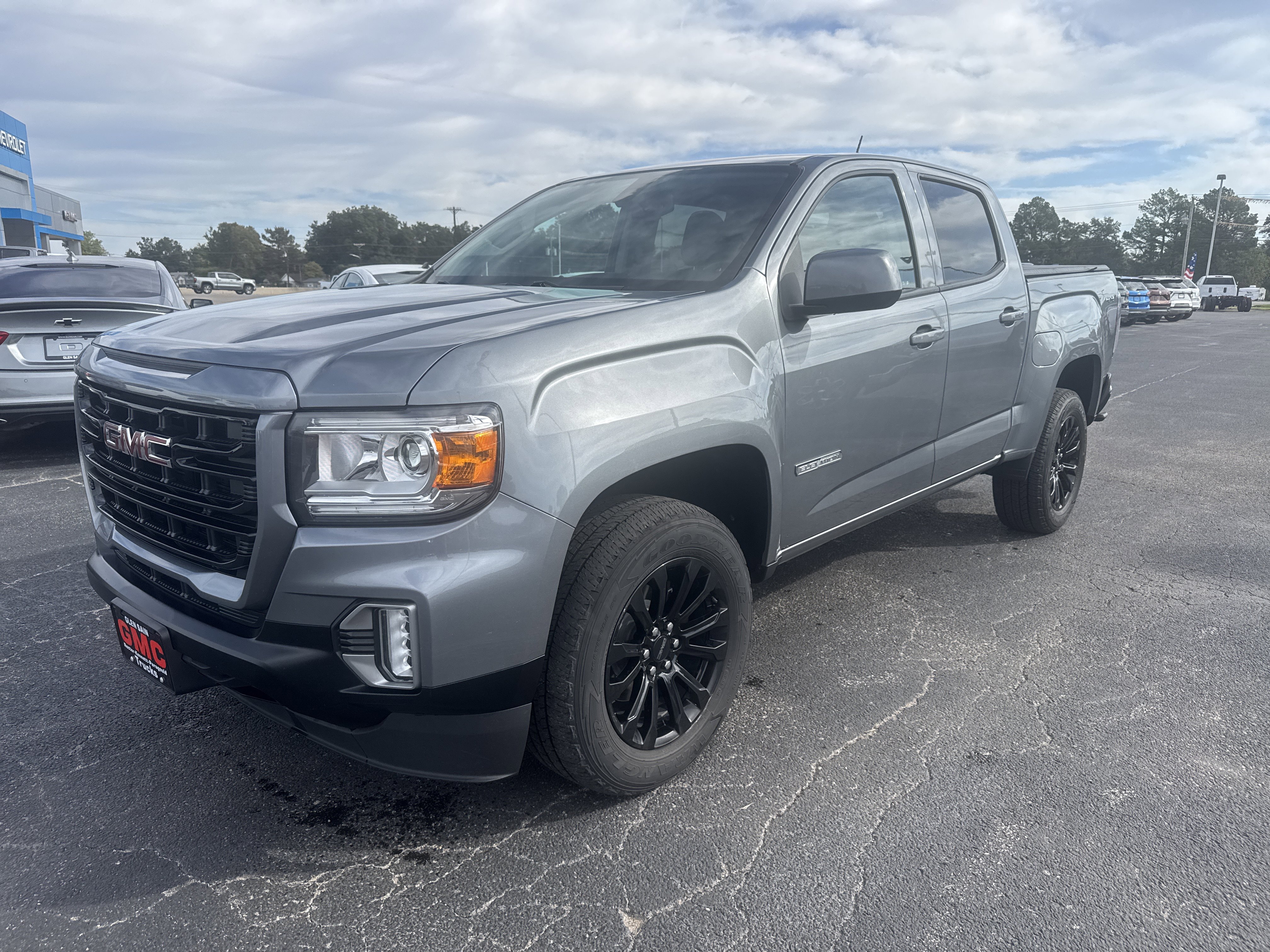 Used 2022 GMC Canyon Elevation w/ Trailering Package image 1
