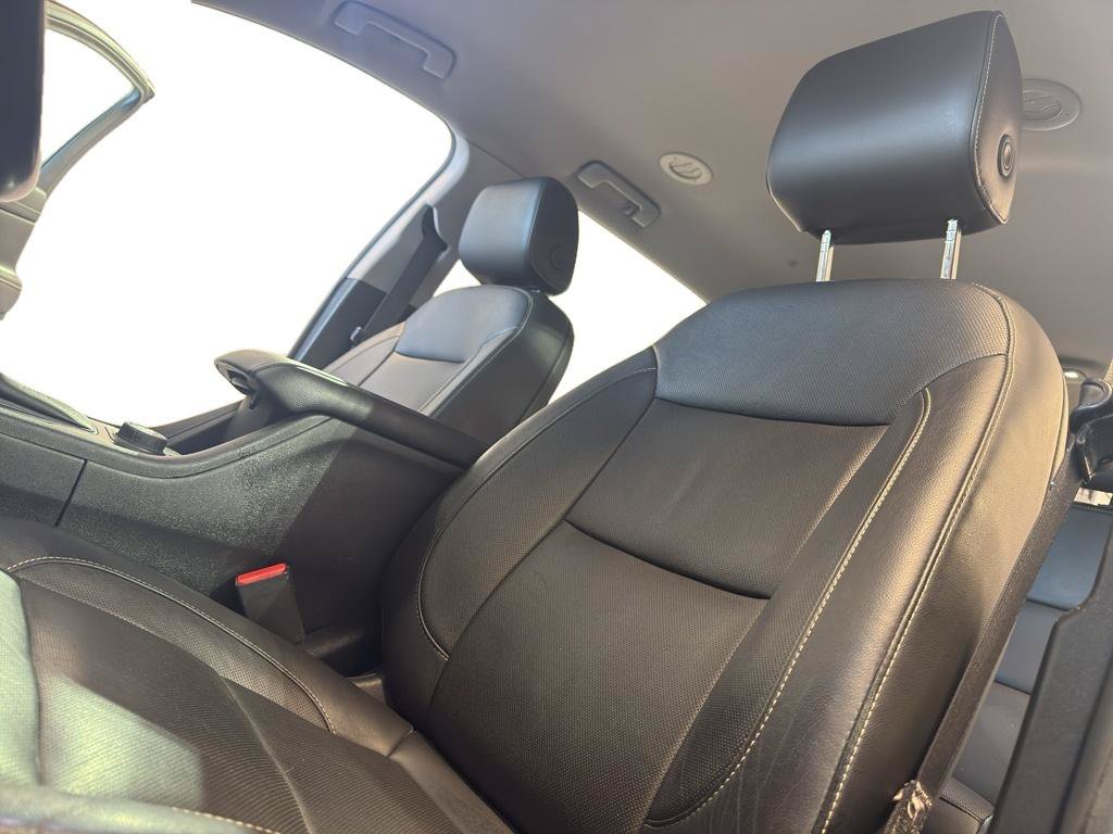Used 2019 GMC Acadia SLT w/ LPO, Cargo Package AWD/4WD image 16