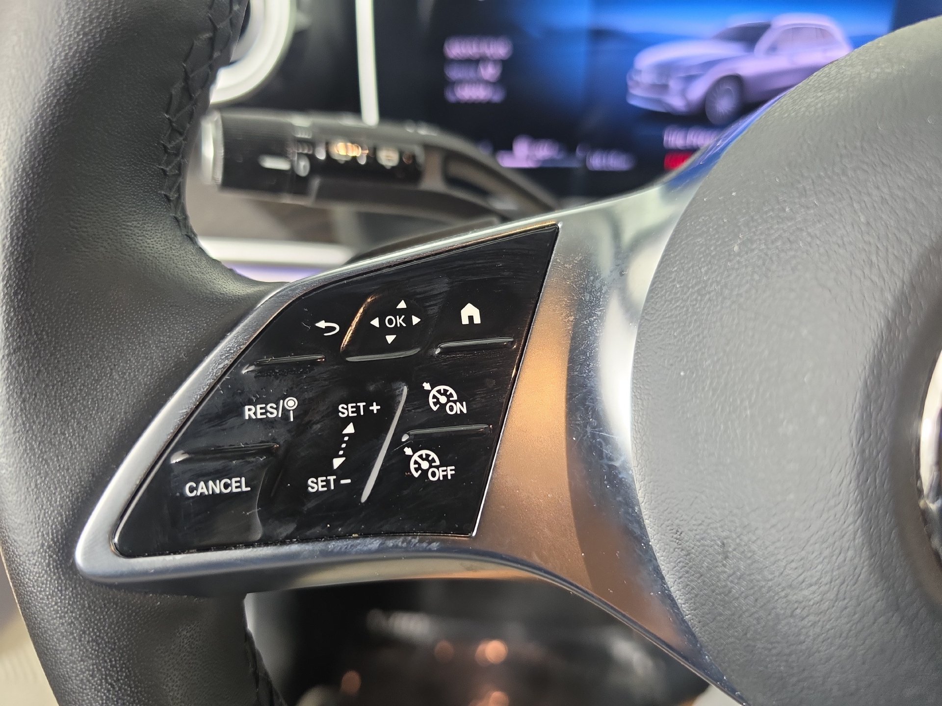 Used 2025 Mercedes-Benz GLC 300 image 21