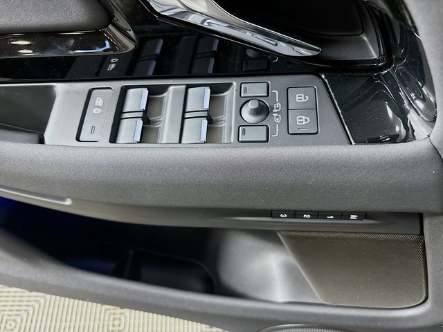 New 2026 Land Rover Range Rover Evoque Hoxton AWD/4WD image 19