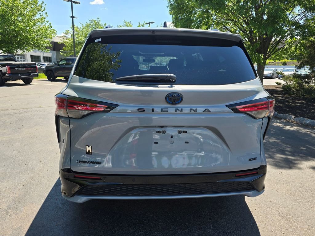 Certified 2025 Toyota Sienna XSE w/ XSE Plus Package AWD/4WD image 6
