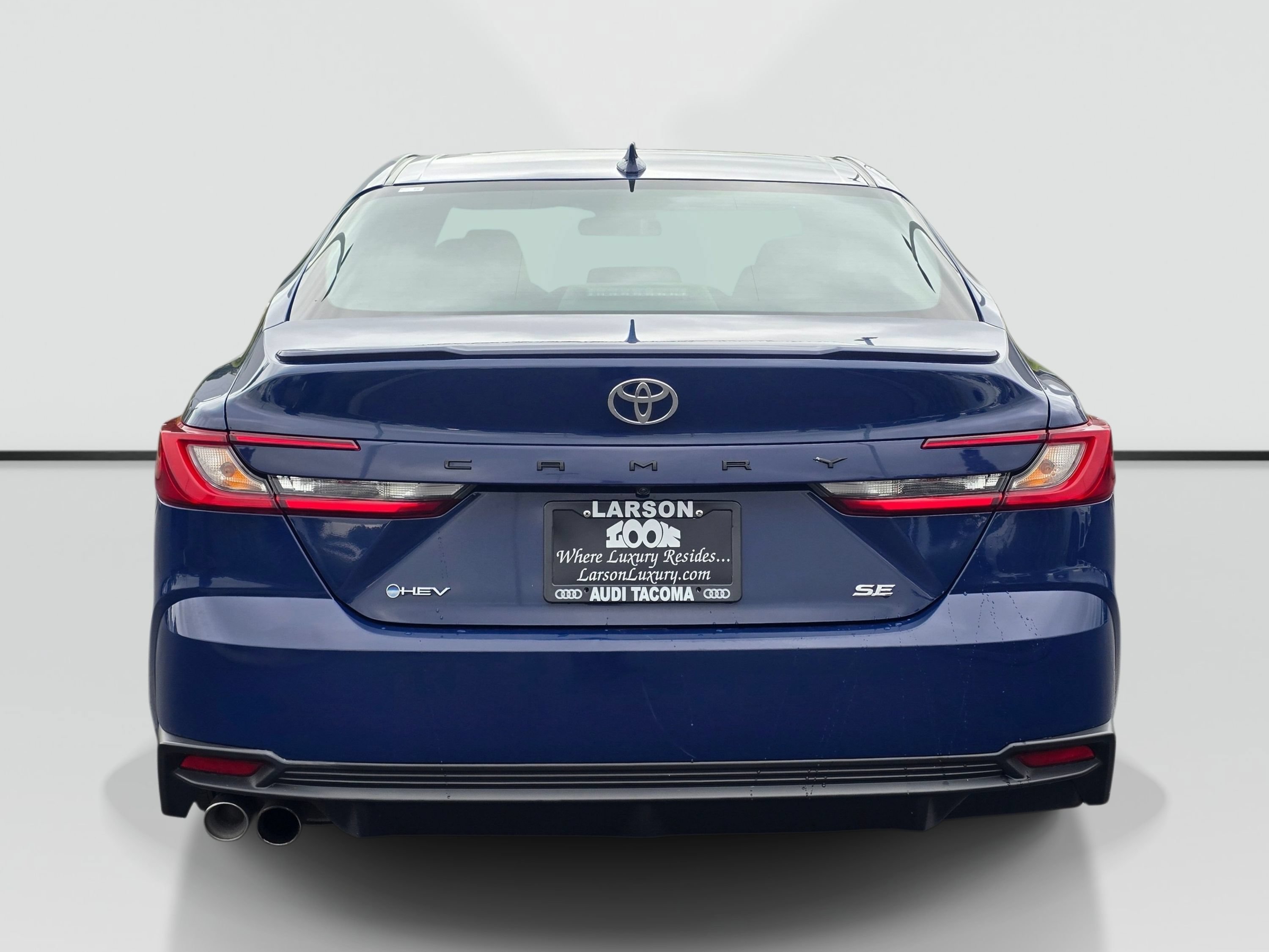 Used 2025 Toyota Camry SE FWD image 4