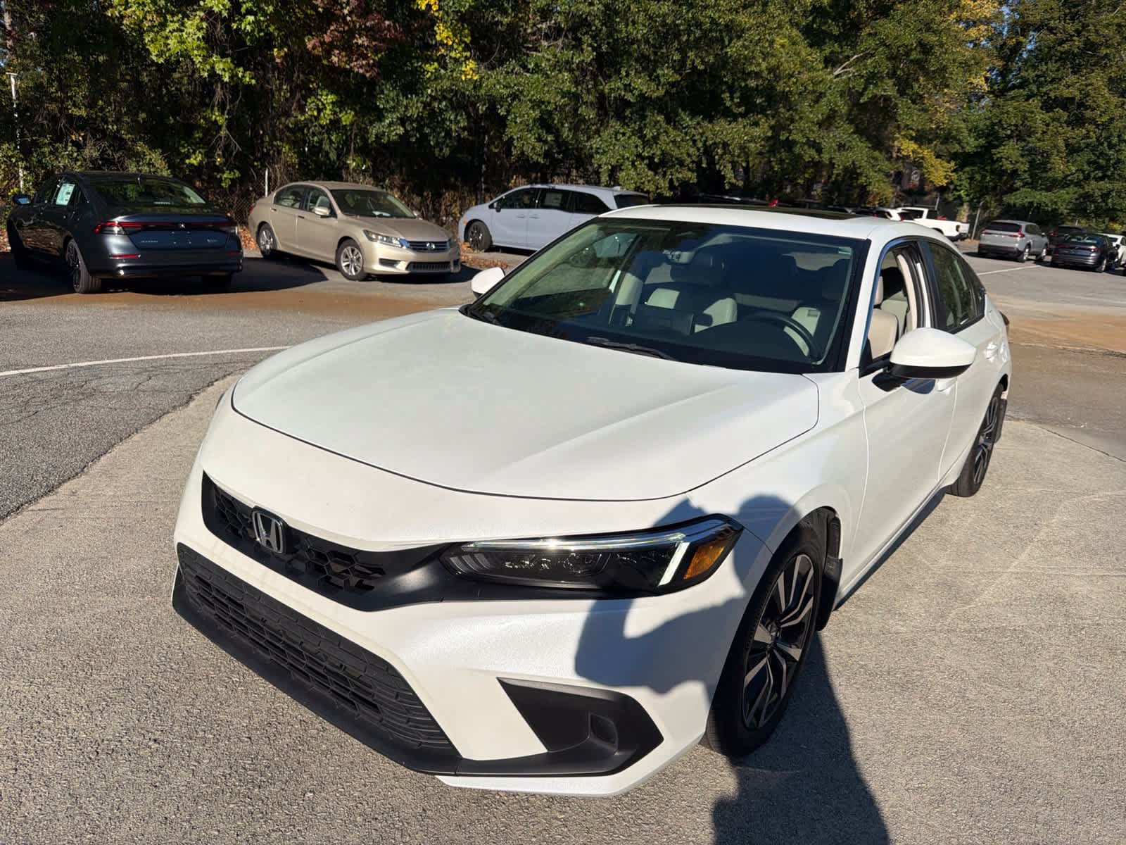 Used 2024 Honda Civic EX-L image 3