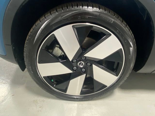 Certified 2023 Volvo C40 P8 Recharge Ultimate w/ Protection Package Premier image 5