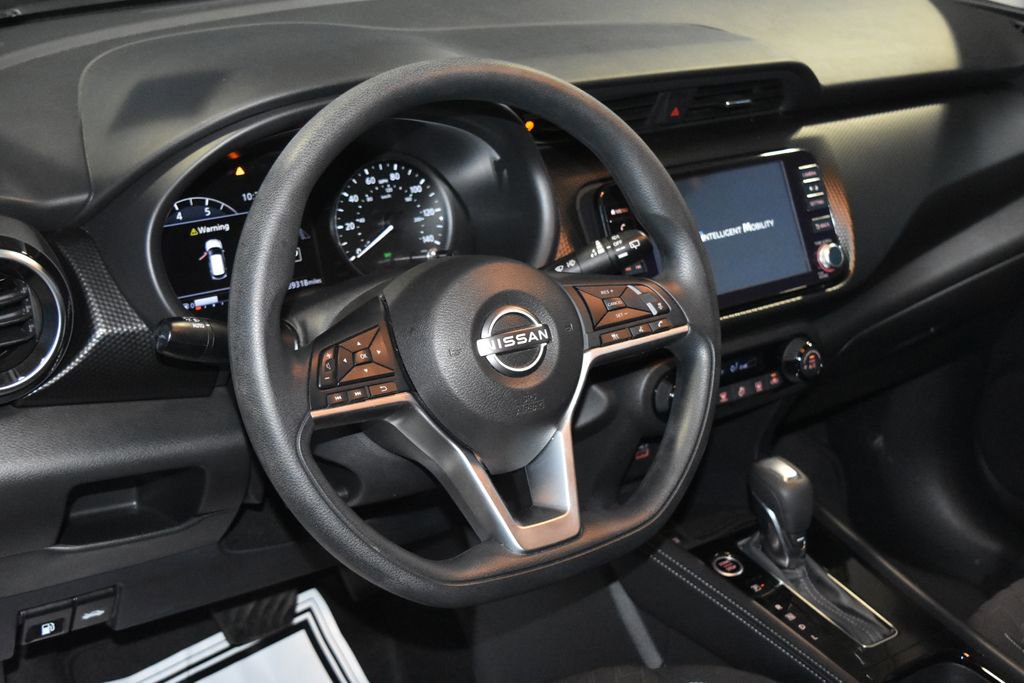 Certified 2022 Nissan Kicks SV w/ Interior Electronics Package image 2