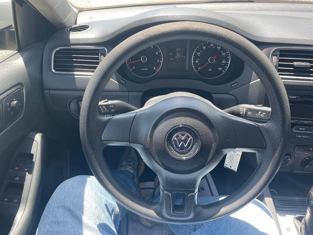 Used 2014 Volkswagen Jetta SE FWD image 17
