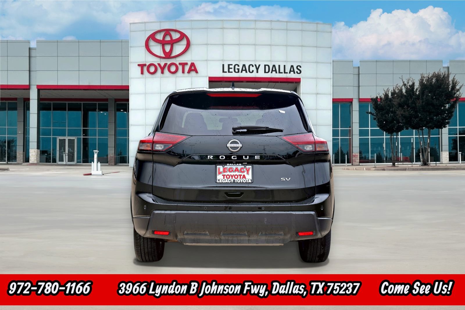 Used 2024 Nissan Rogue SV image 8