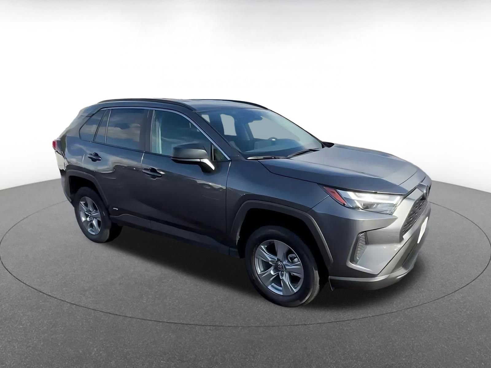 Used 2025 Toyota RAV4 LE image 2