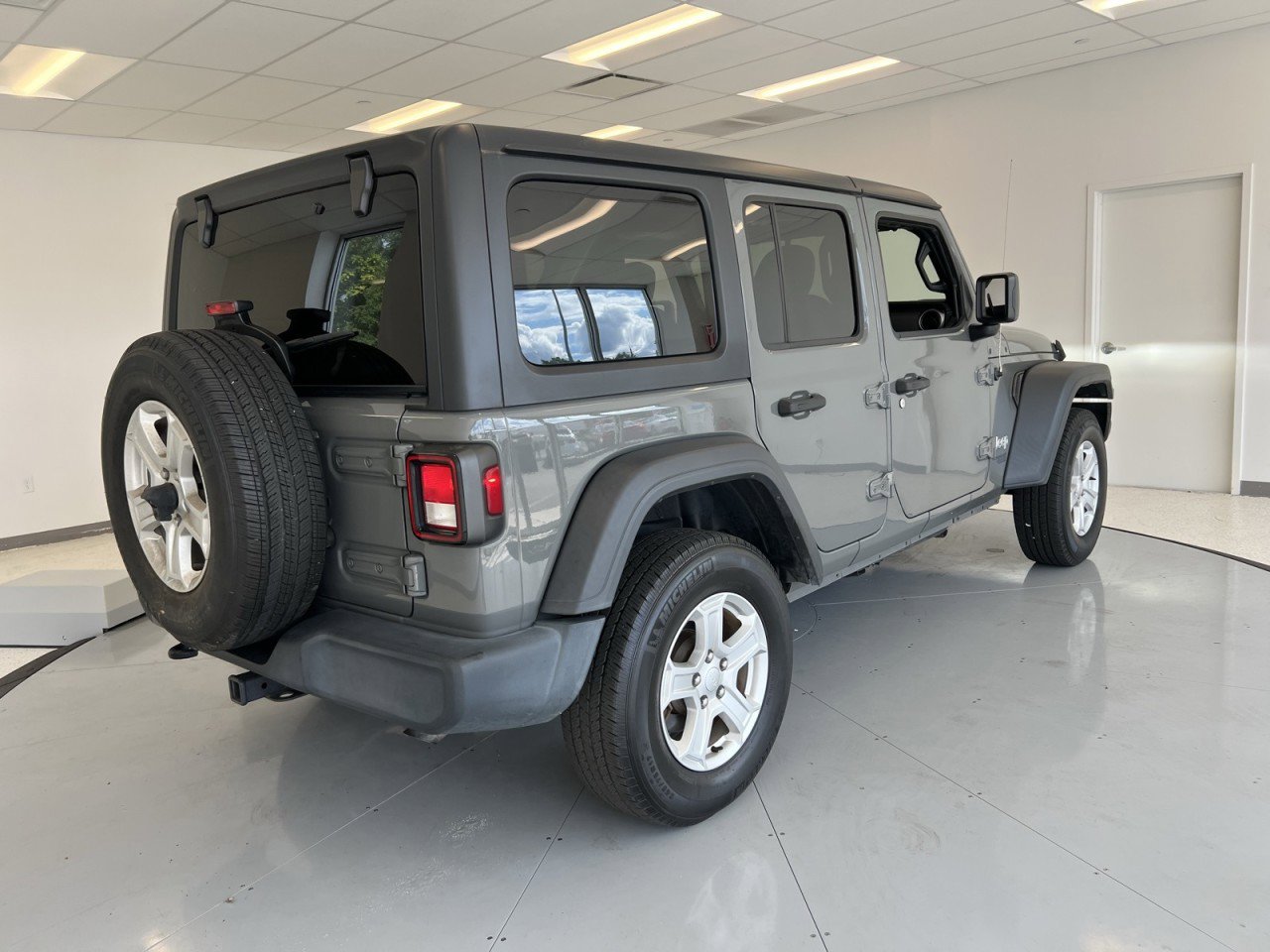 Used 2021 Jeep Wrangler Unlimited Sport image 55