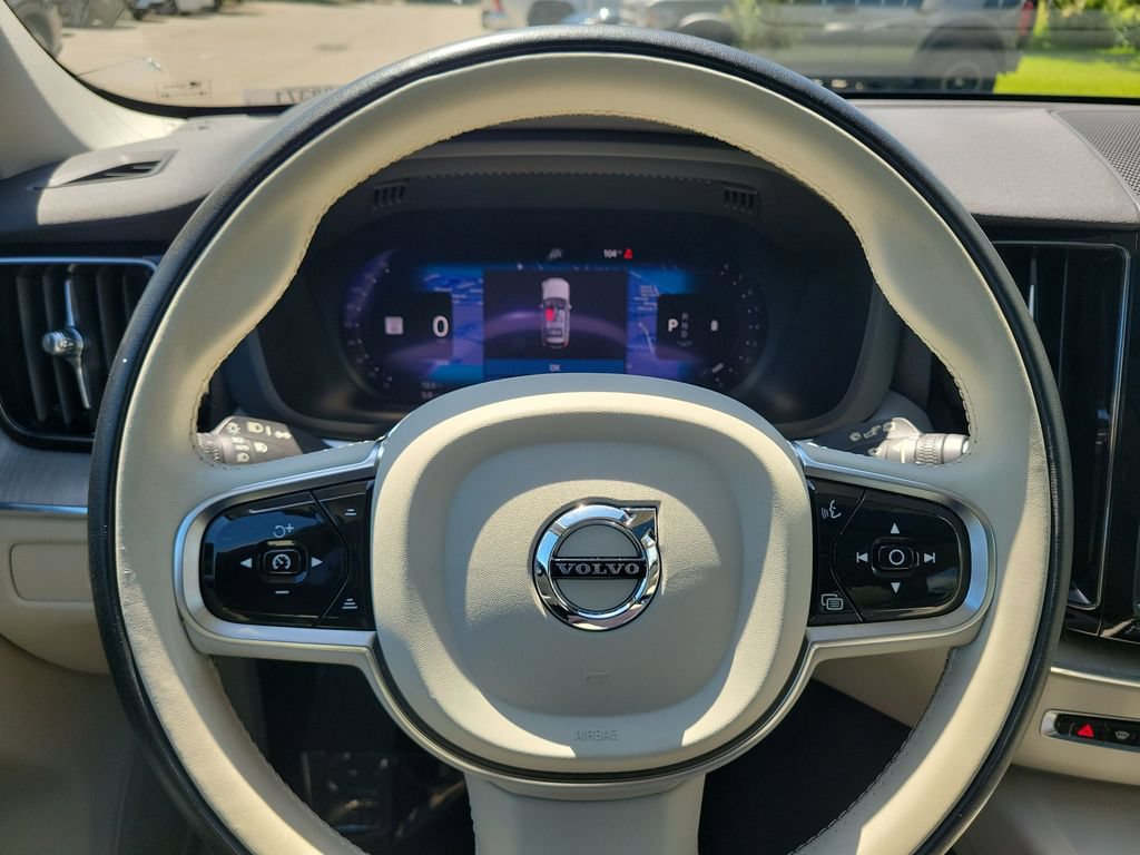 Used 2023 Volvo XC60 B5 Plus w/ Protection Package Premier FWD image 9