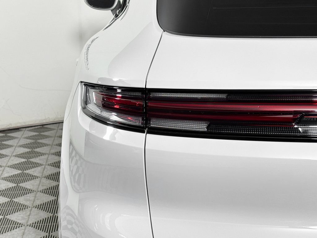 Certified 2026 Porsche Cayenne AWD/4WD image 12