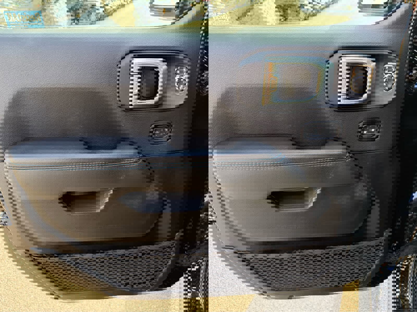 Used 2021 Jeep Wrangler Unlimited Rubicon 4xe w/ Steel Bumper Group image 15