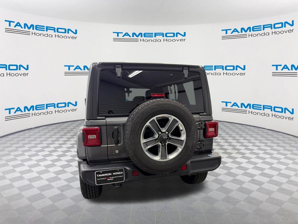 Used 2018 Jeep Wrangler Unlimited Sahara AWD/4WD image 4