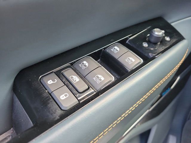 Used 2022 Jeep Grand Wagoneer Series III w/ Flexible Seating Group image 31