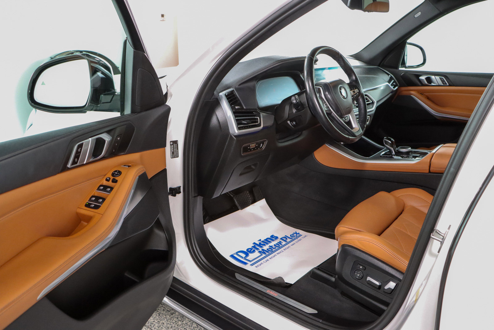 Used 2023 BMW X5 sDrive40i w/ Climate Comfort Package image 3