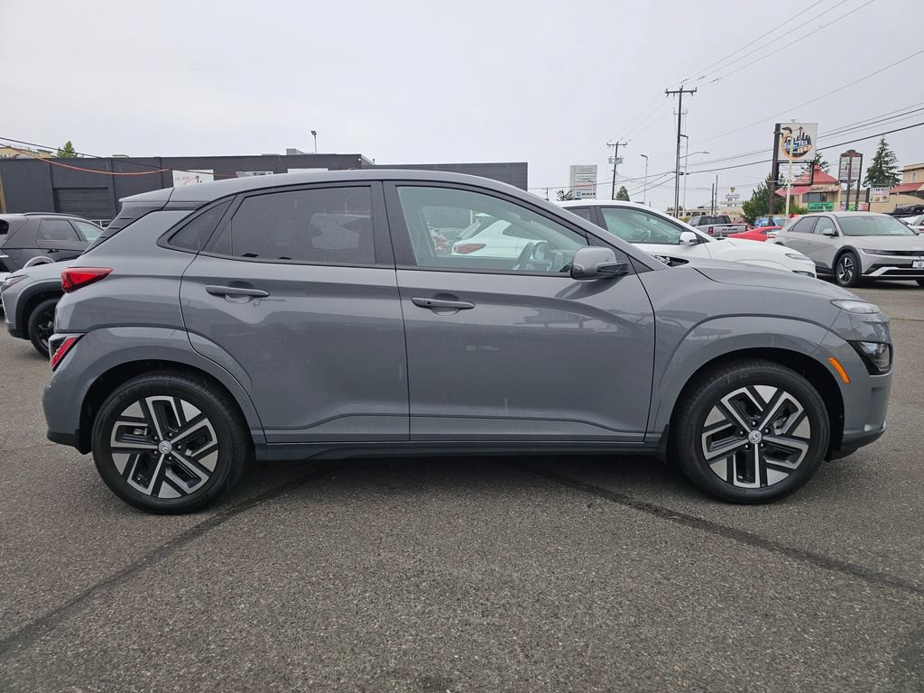 Used 2023 Hyundai Kona SE FWD image 8