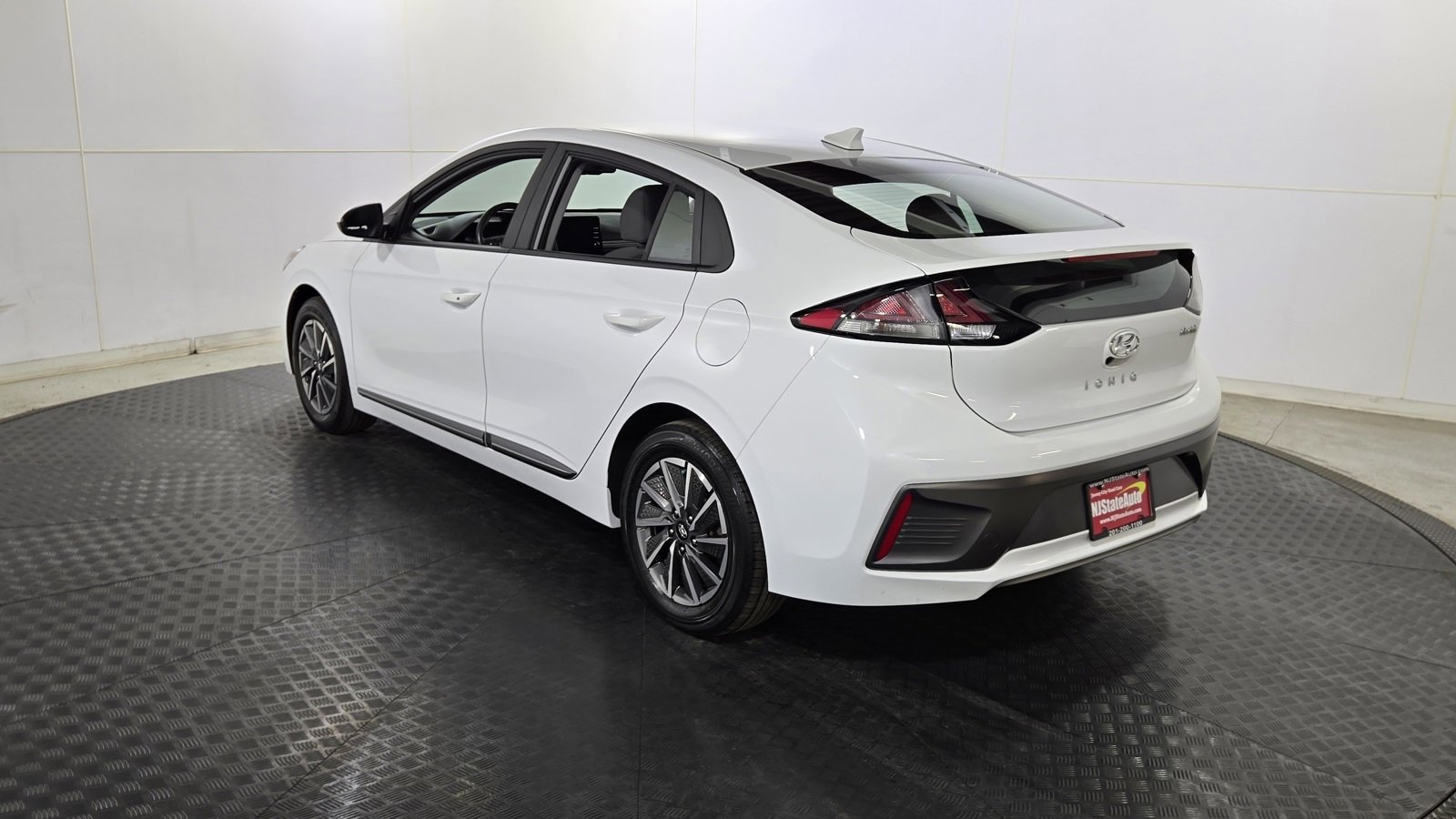 Used 2021 Hyundai Ioniq SE image 5