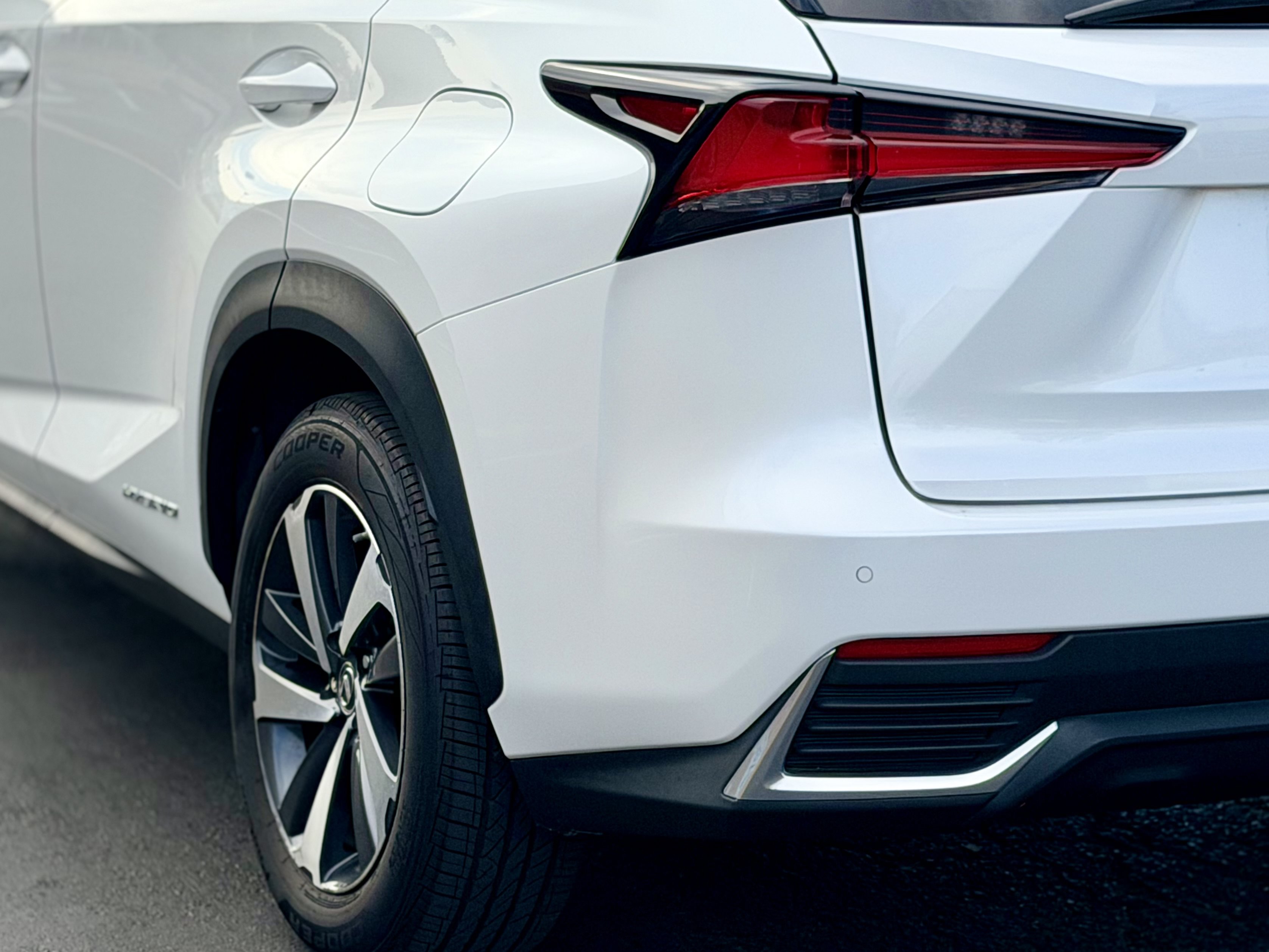 Used 2018 Lexus NX 300h AWD w/ Premium Package image 15
