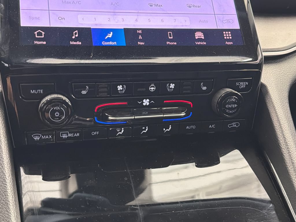Used 2022 Jeep Grand Cherokee Limited 4xe w/ Luxury Tech Group II AWD/4WD image 28