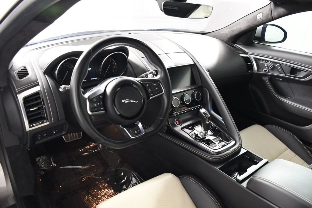 Used 2020 Jaguar F-TYPE R AWD/4WD image 12