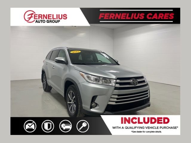 Used 2017 Toyota Highlander XLE w/ Carpet Mat Package AWD/4WD image 1
