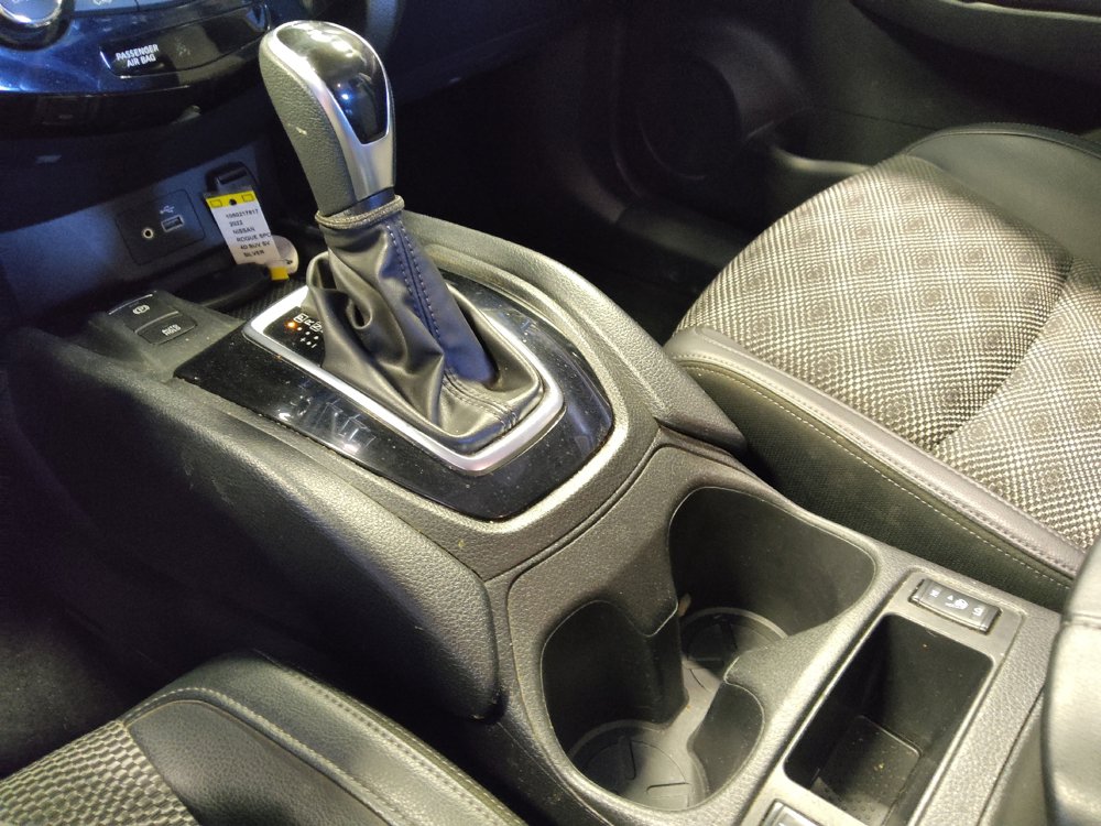 Used 2022 Nissan Rogue Sport SV w/ Technology Package FWD image 26