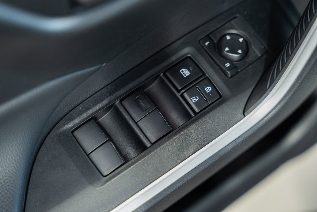 Used 2024 Toyota RAV4 LE image 31