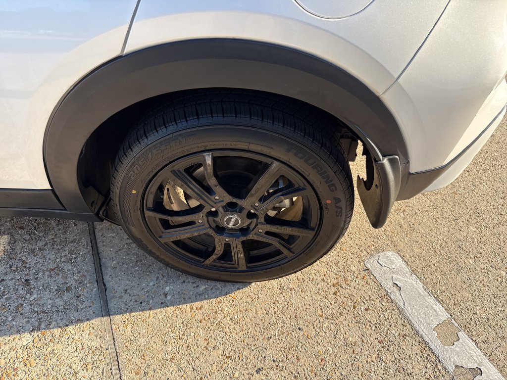 Used 2022 Nissan Kicks SR w/ Premium Package FWD image 26