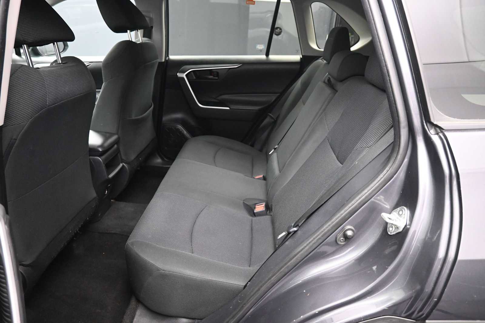 Used 2020 Toyota RAV4 LE w/ All Weather Liner Package AWD/4WD image 20