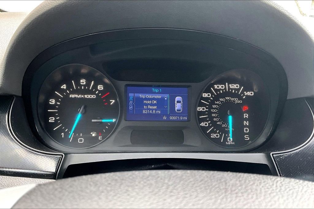 Used 2013 Ford Edge SE image 2