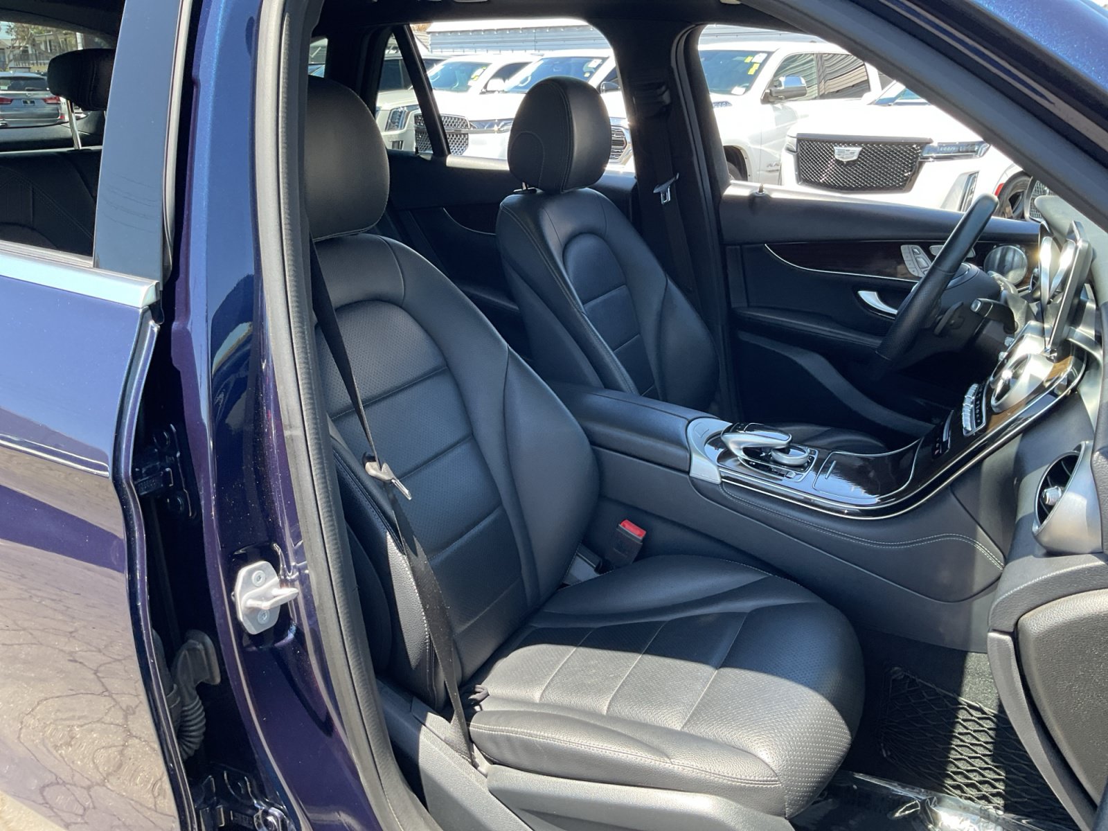 Used 2019 Mercedes-Benz GLC 350e 4MATIC image 21