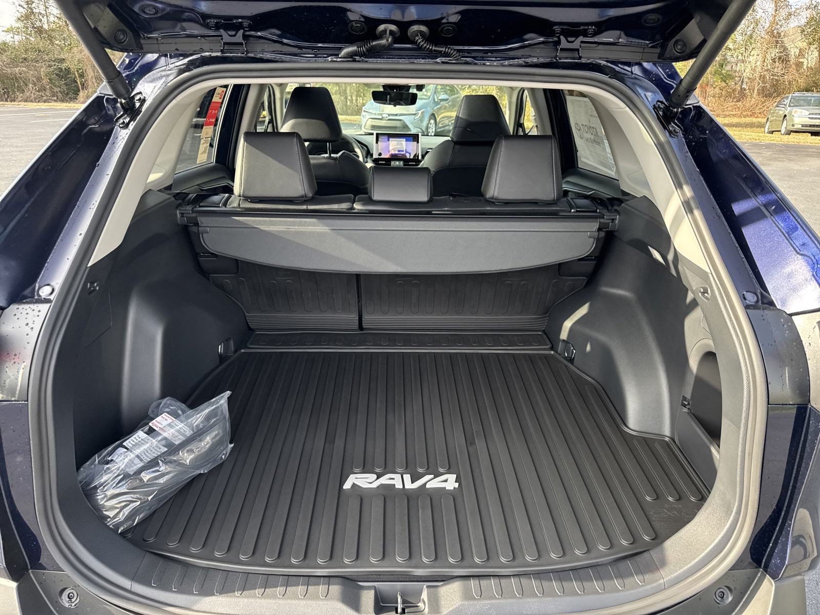New 2025 Toyota RAV4 XLE Premium w/ Weather Package AWD/4WD image 39
