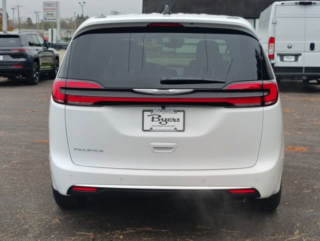 New 2026 Chrysler Pacifica Select FWD image 36