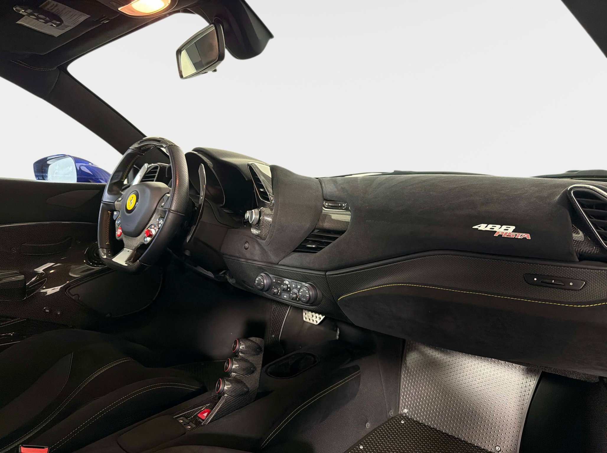 Used 2020 Ferrari 488 Pista Coupe RWD image 29
