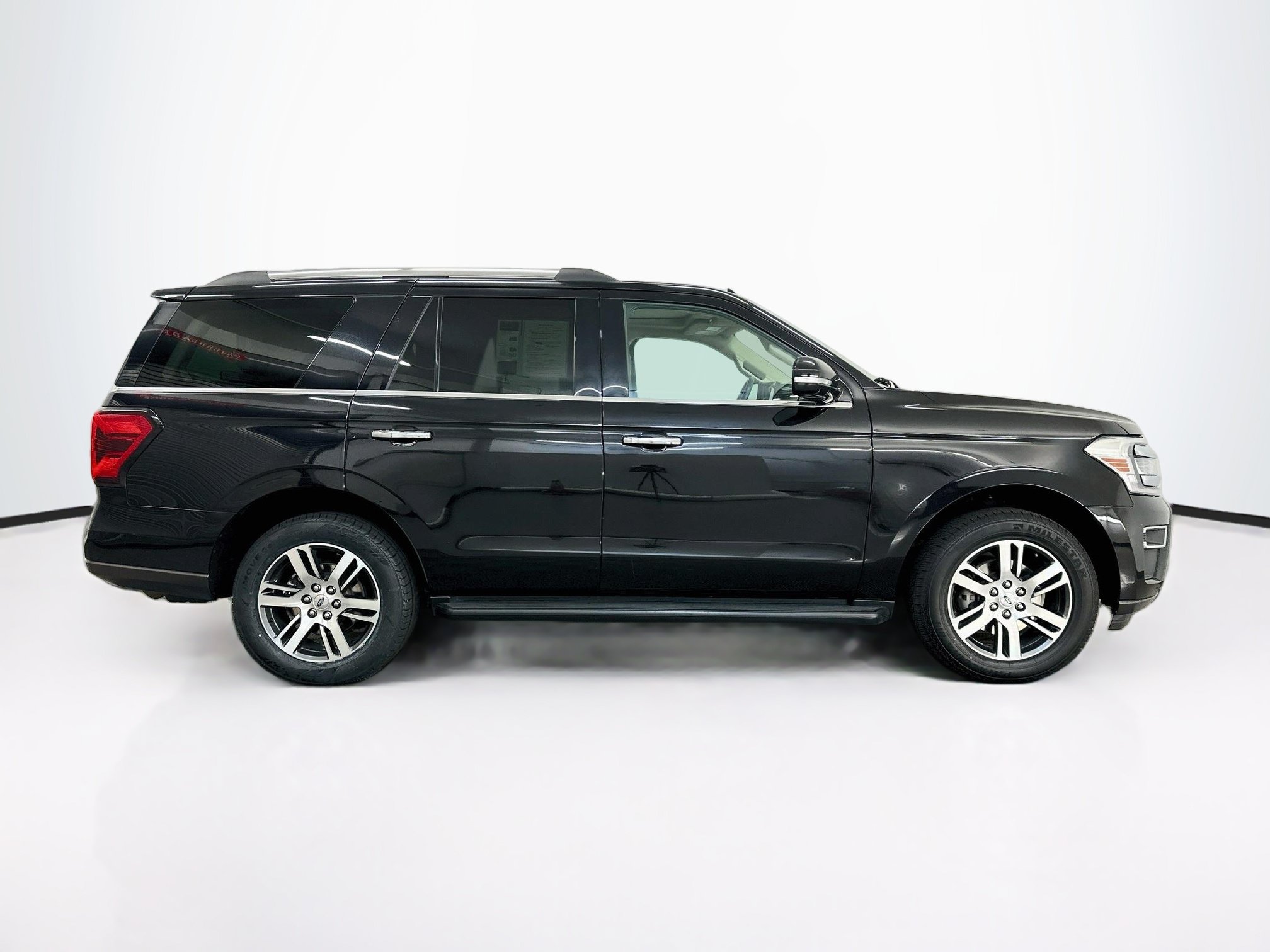 Used 2024 Ford Expedition Limited AWD/4WD image 10