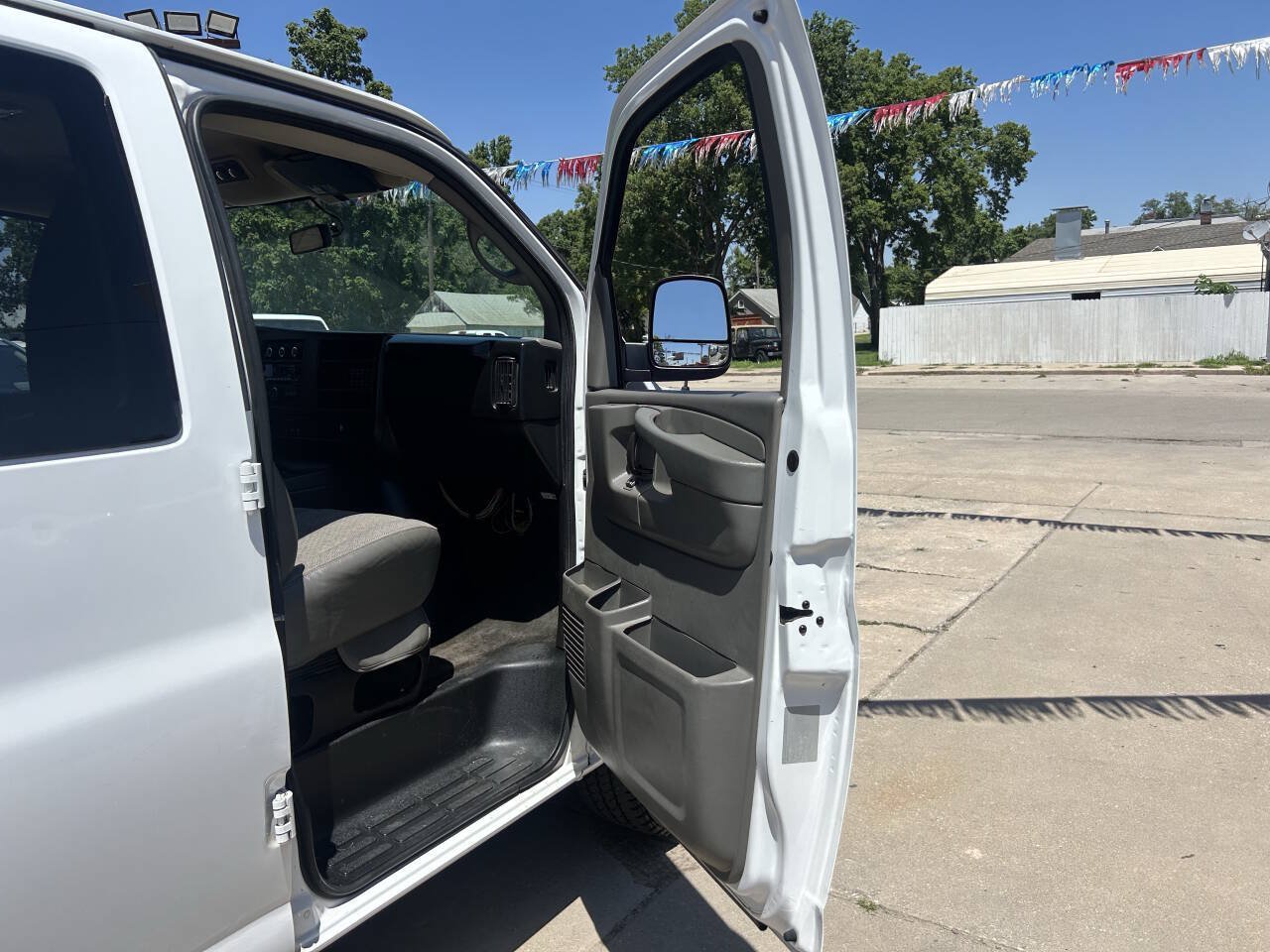 Used 2014 Chevrolet Express 1500 LT w/ LT Preferred Equipment Group RWD image 18