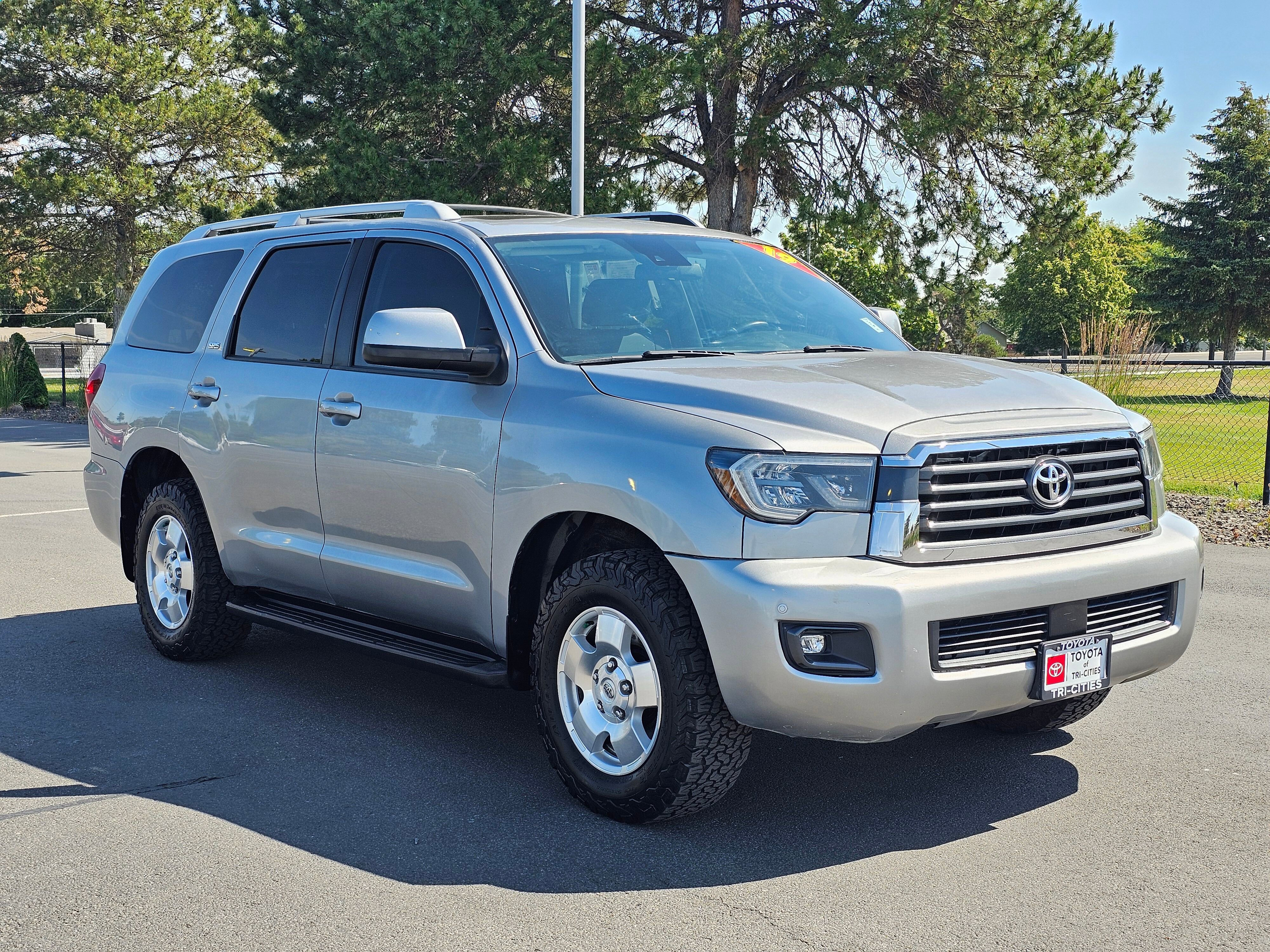 Used 2019 Toyota Sequoia SR5 AWD/4WD image 39